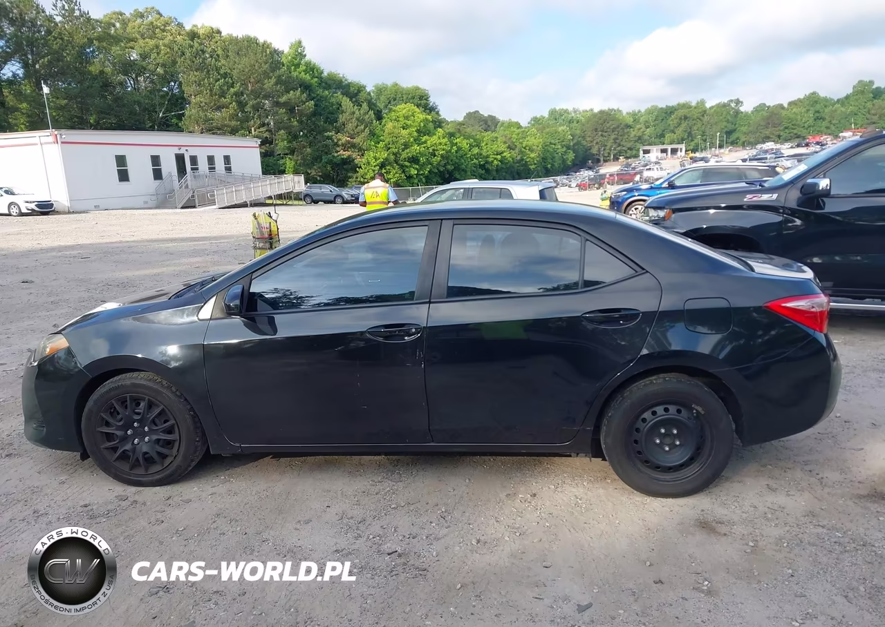 2019 Toyota Corolla Le VIN:2T1BURHE6KC180756 - 14