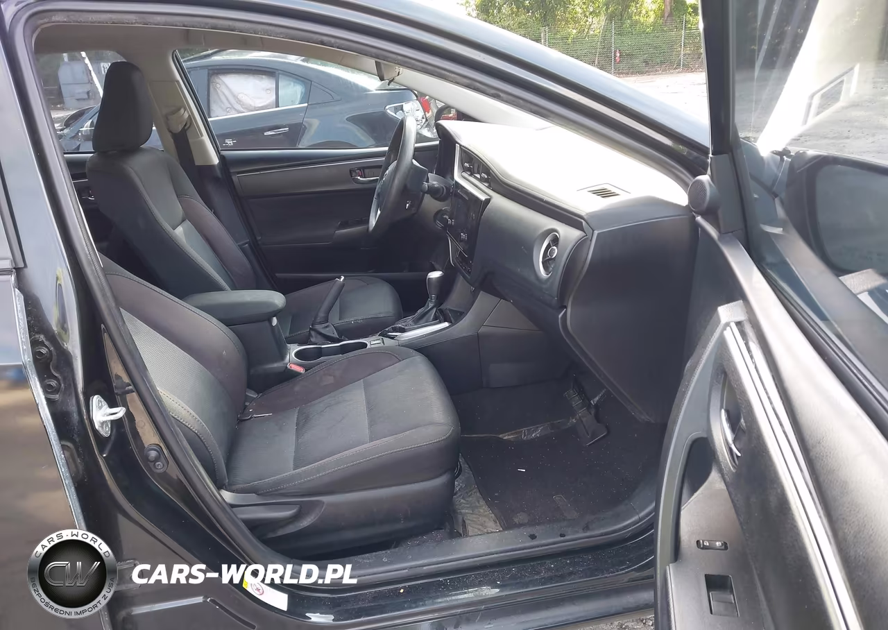 2019 Toyota Corolla Le VIN:2T1BURHE6KC180756 - 5