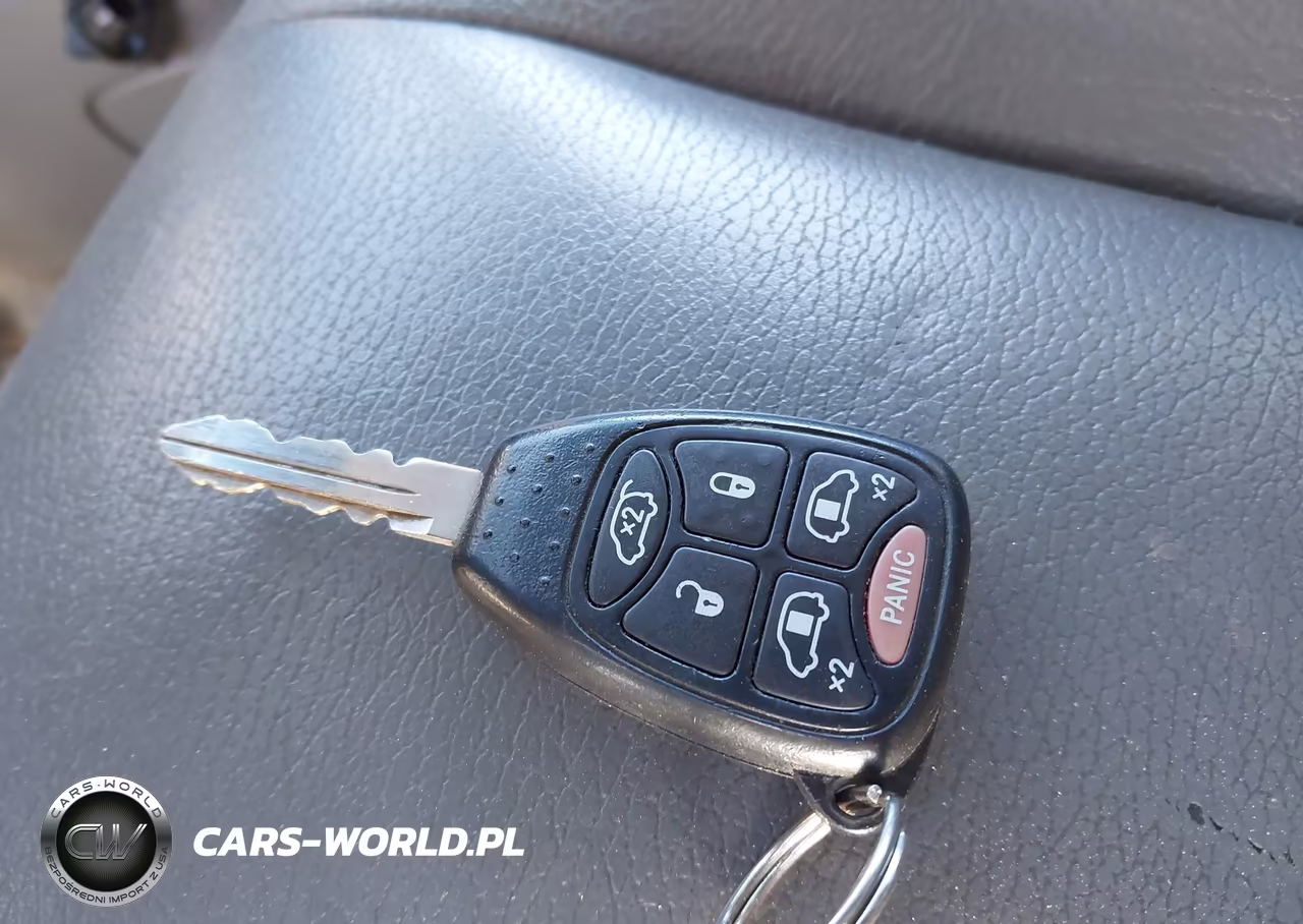 2005 Chrysler Town & Country Limited VIN:2C8GP64LX5R116223 - 11