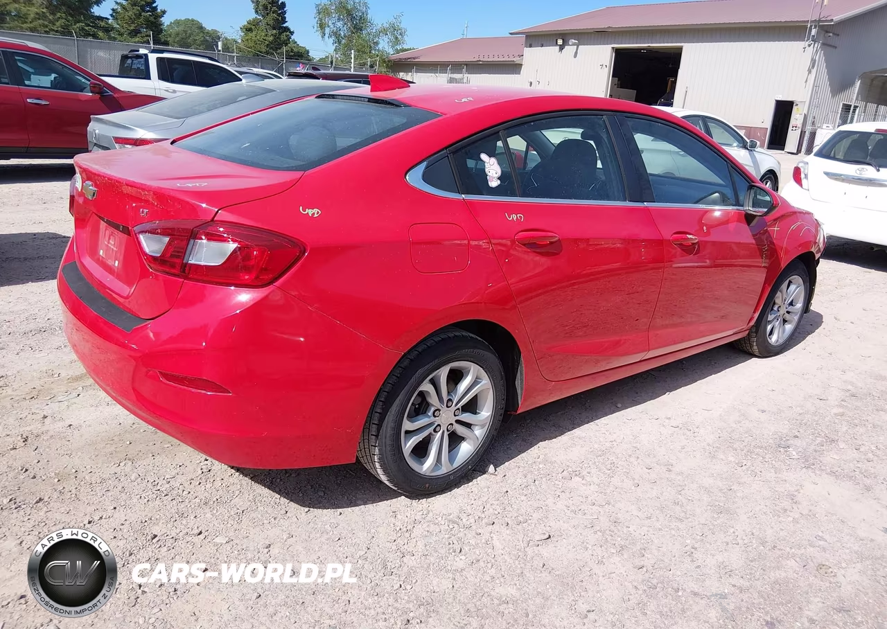 2019 Chevrolet Cruze Lt VIN:1G1BE5SM9K7115903 - 4
