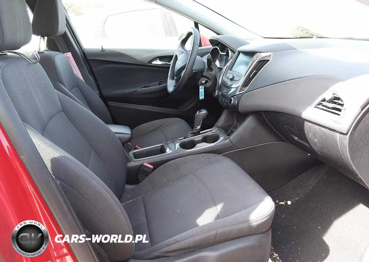 2019 Chevrolet Cruze Lt VIN:1G1BE5SM9K7115903 - 5