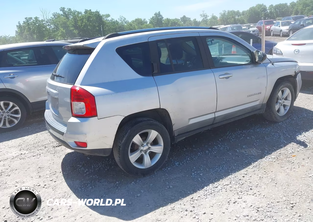2011 Jeep Compass VIN:1J4NT1FBXBD142504 - 4
