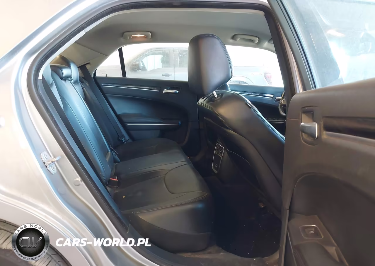 2015 Chrysler 300 Limited VIN:2C3CCARG5FH923397 - 8