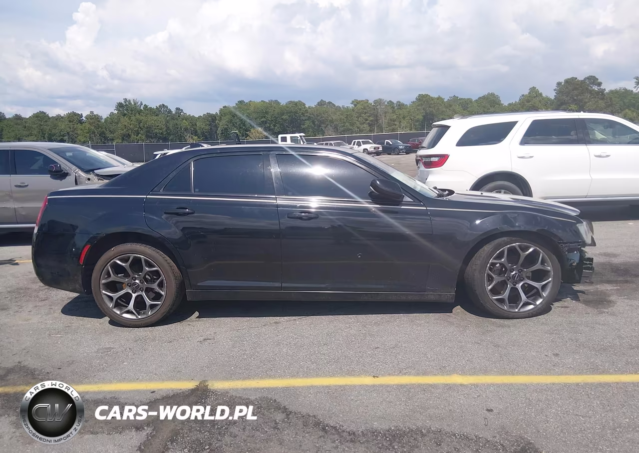 2015 Chrysler 300 300S VIN:2C3CCABG9FH867877 - 13