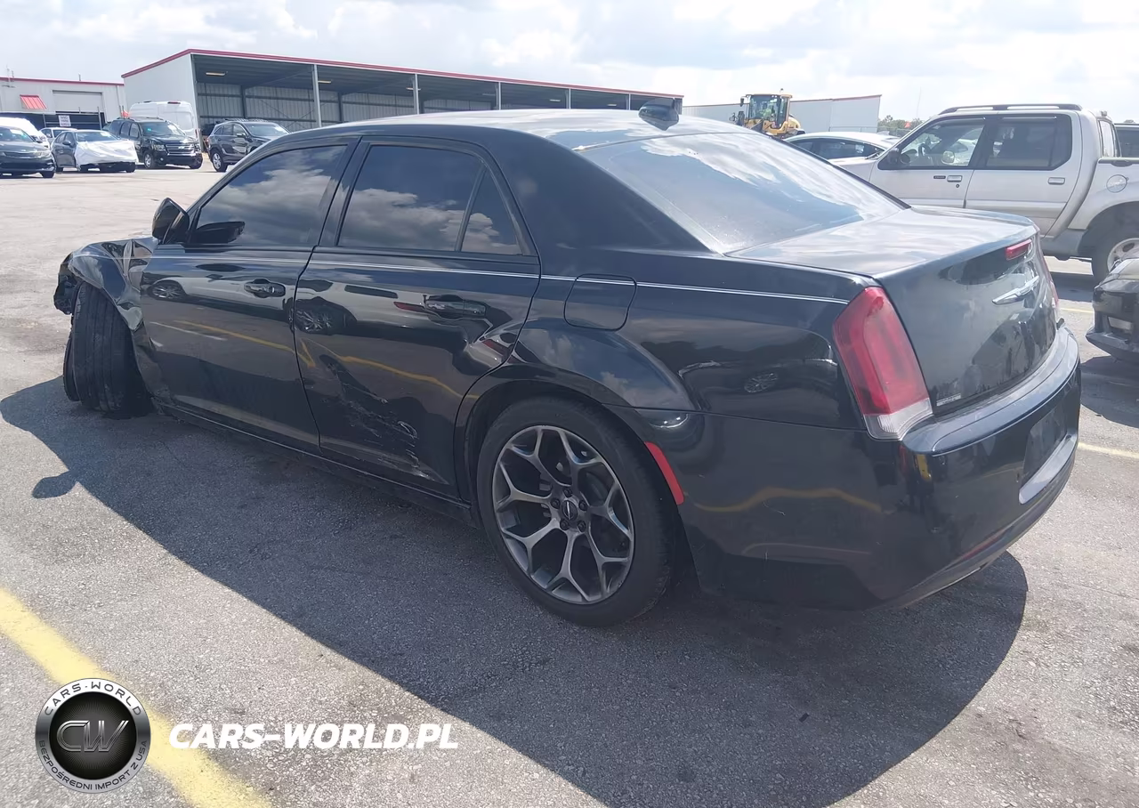 2015 Chrysler 300 300S VIN:2C3CCABG9FH867877 - 3