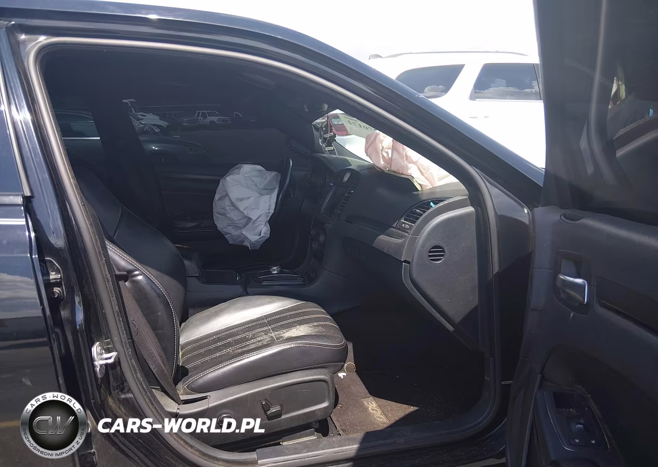 2015 Chrysler 300 300S VIN:2C3CCABG9FH867877 - 5