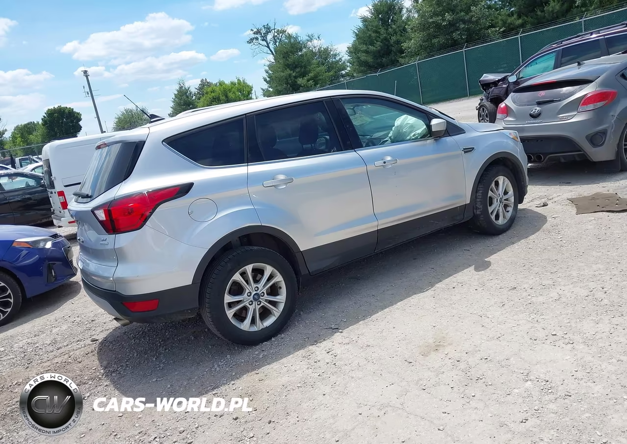 2019 Ford Escape Se VIN:1FMCU0GD4KUA45489 - 4
