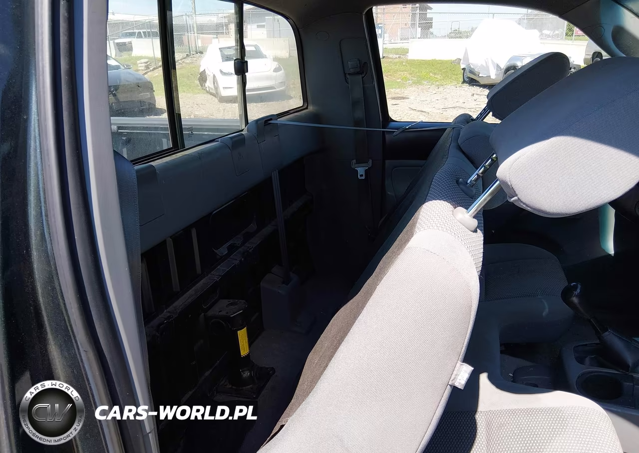 2010 Toyota Tacoma VIN:5TEPX4EN4AZ681481 - 8
