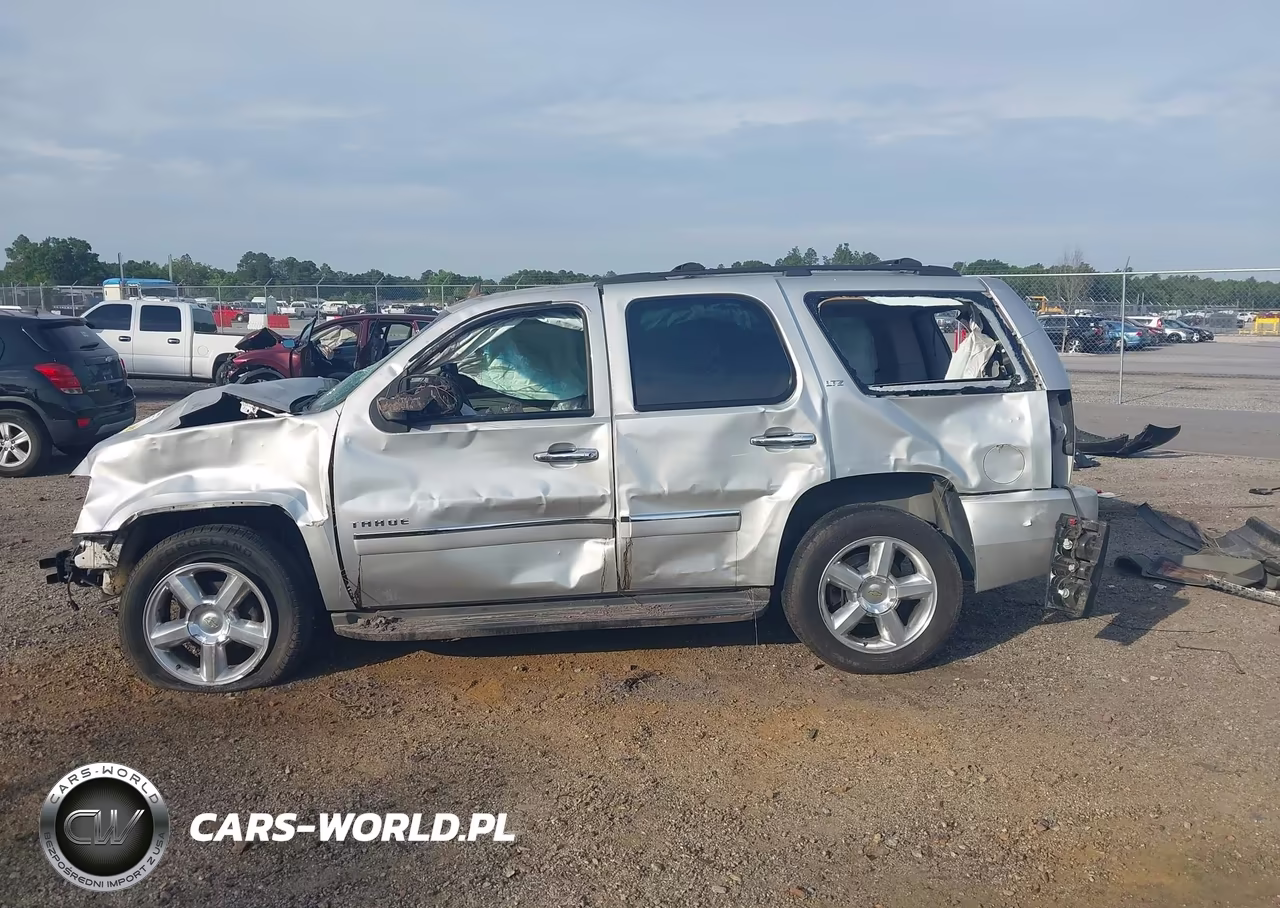 2011 Chevrolet Tahoe Ltz VIN:1GNSCCE00BR375077 - 15