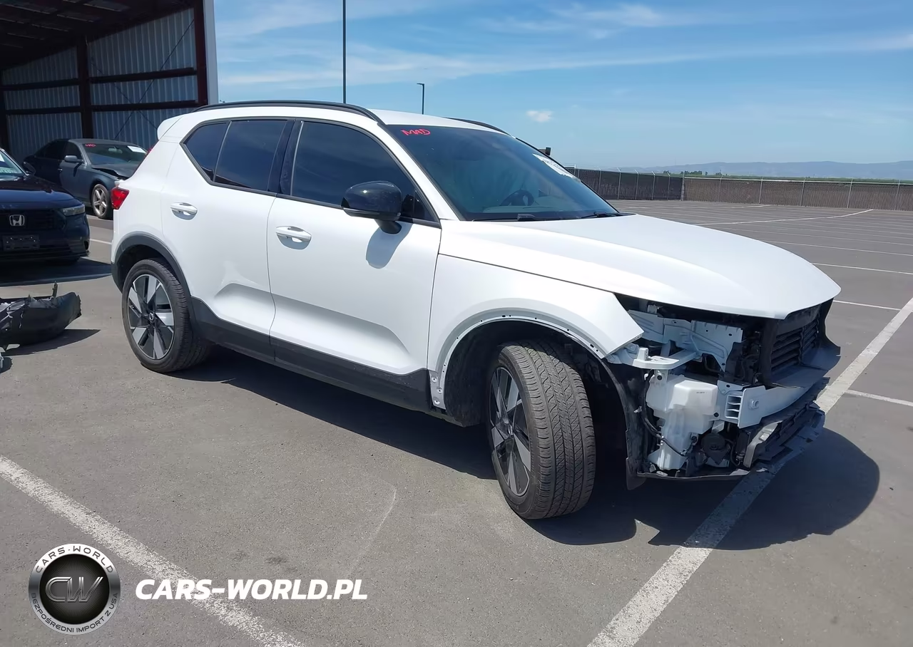 2025 Volvo Ex40 Core, Twin Motor, Fully Electric – zdjęcie 1 z 19