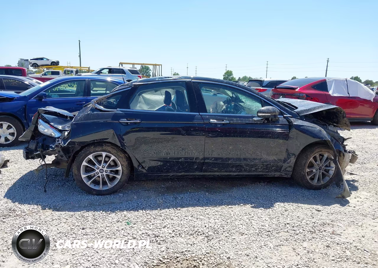 2020 Ford Fusion Plug-In Hybrid Titanium VIN:3FA6P0SU7LR120491 - 14