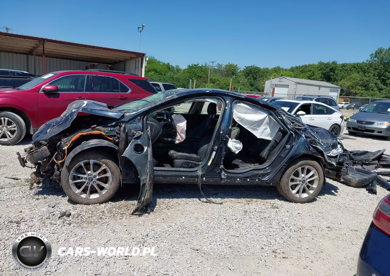 2020 Ford Fusion Plug-In Hybrid Titanium VIN:3FA6P0SU7LR120491 - 15