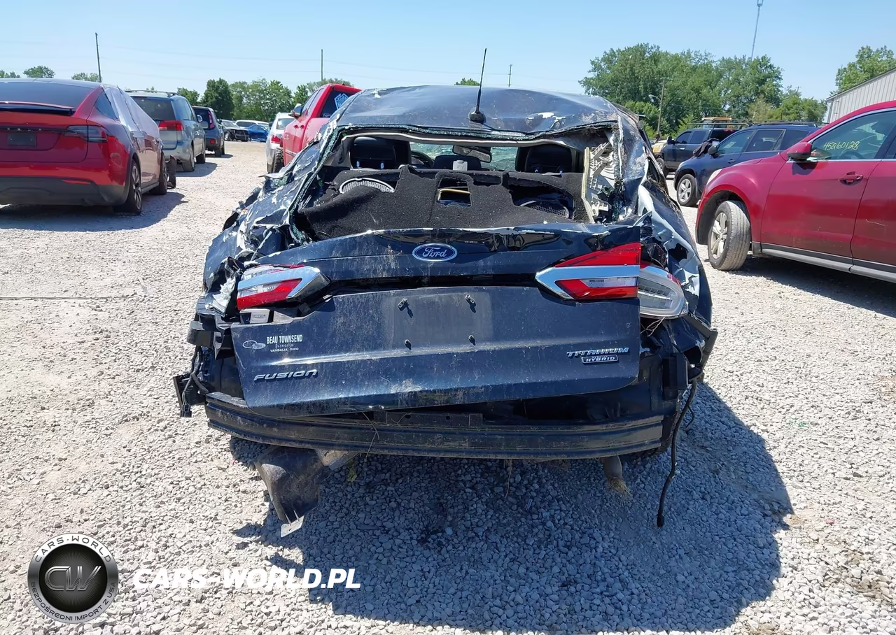 2020 Ford Fusion Plug-In Hybrid Titanium VIN:3FA6P0SU7LR120491 - 17