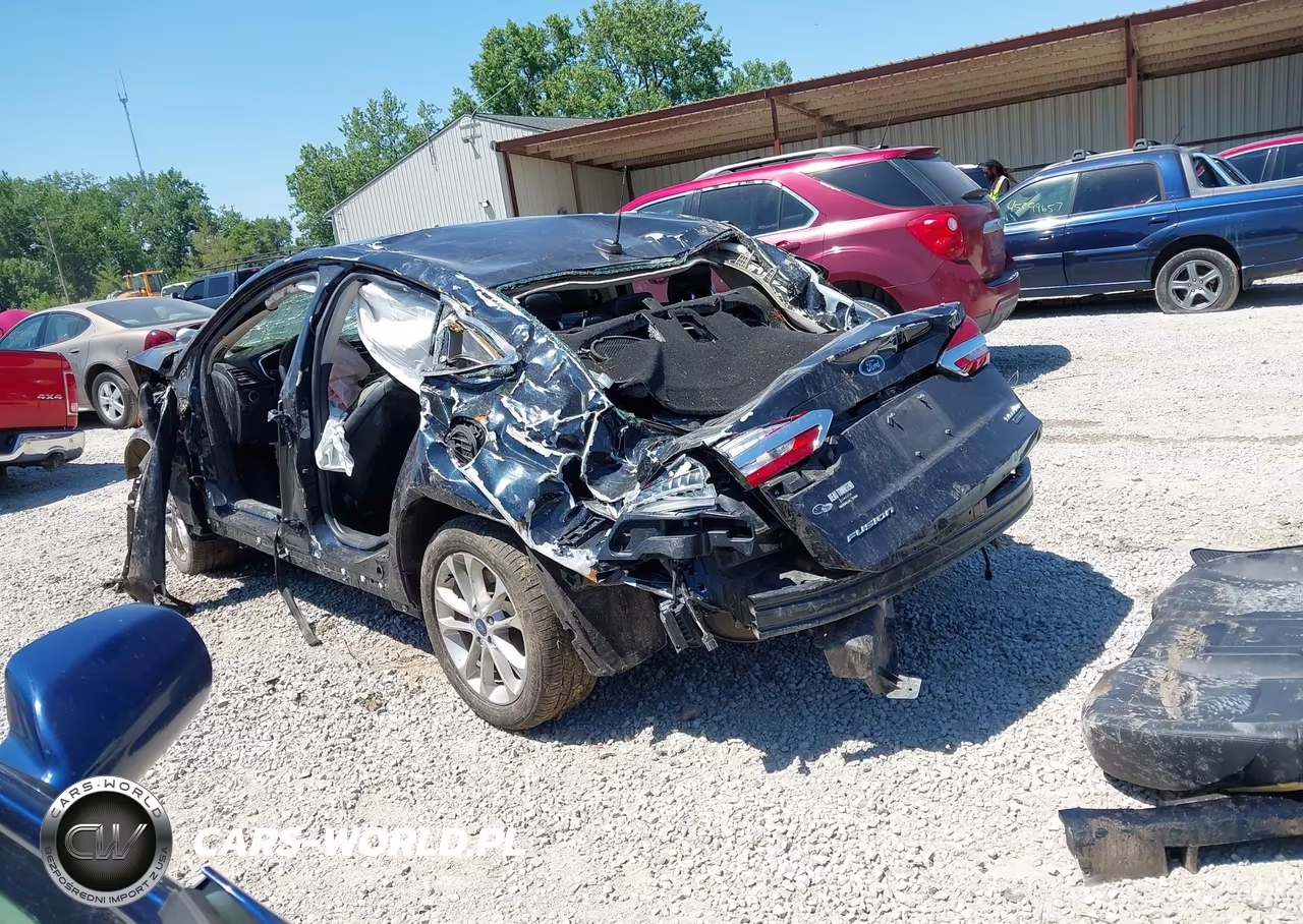 2020 Ford Fusion Plug-In Hybrid Titanium VIN:3FA6P0SU7LR120491 - 3
