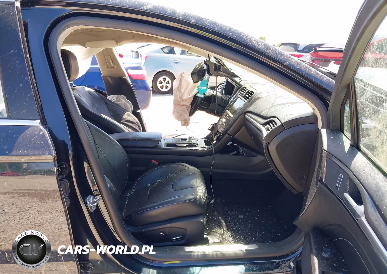 2020 Ford Fusion Plug-In Hybrid Titanium VIN:3FA6P0SU7LR120491 - 5