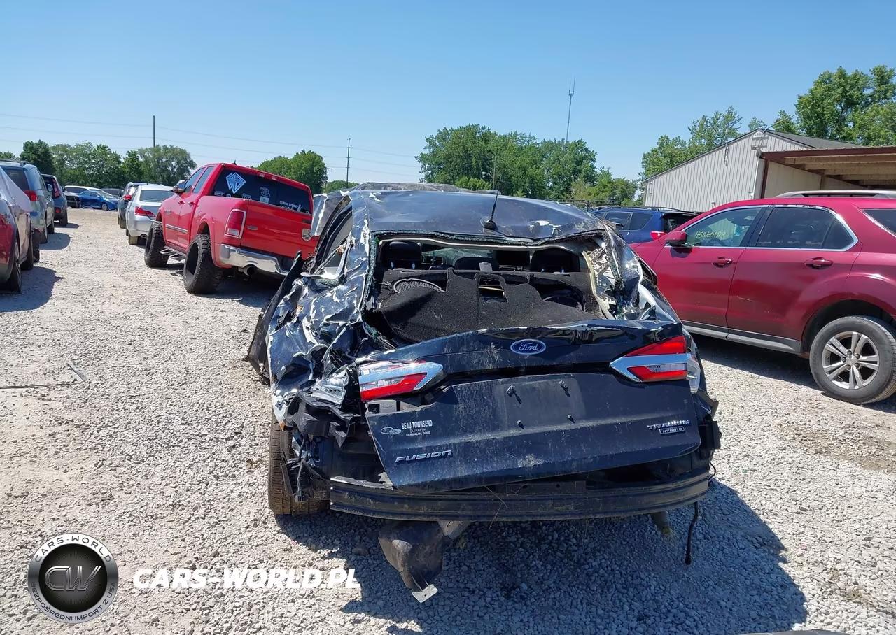 2020 Ford Fusion Plug-In Hybrid Titanium VIN:3FA6P0SU7LR120491 - 6