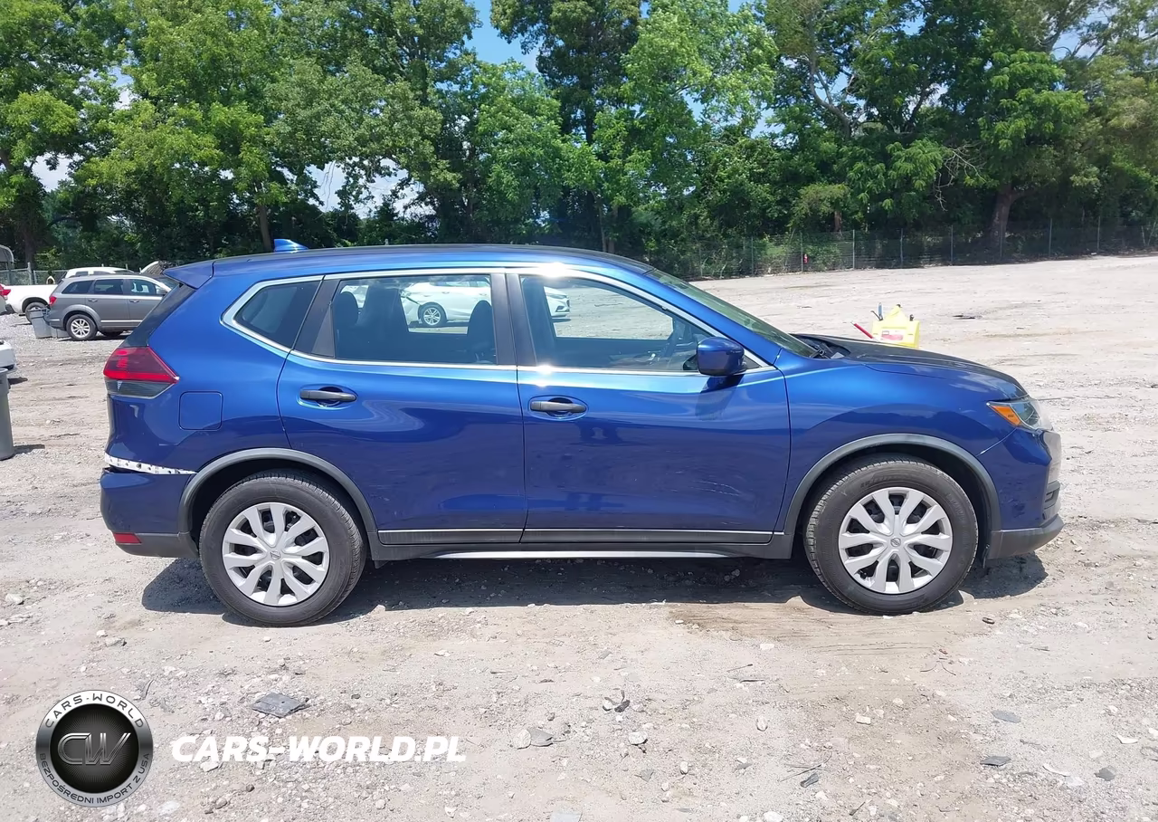 2018 Nissan Rogue S VIN:KNMAT2MT1JP599107 - 13