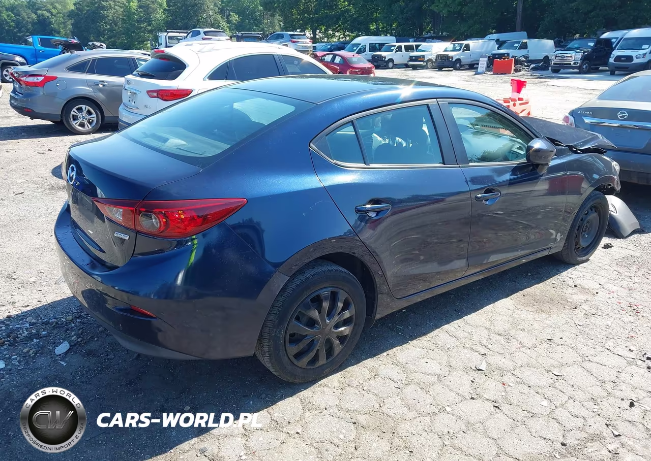 2017 Mazda Mazda3 Sport VIN:3MZBN1U7XHM140196 - 4