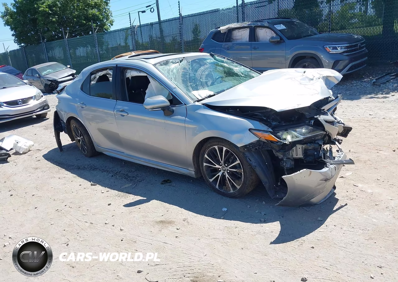 2018 Toyota Camry Se – zdjęcie 1 z 16