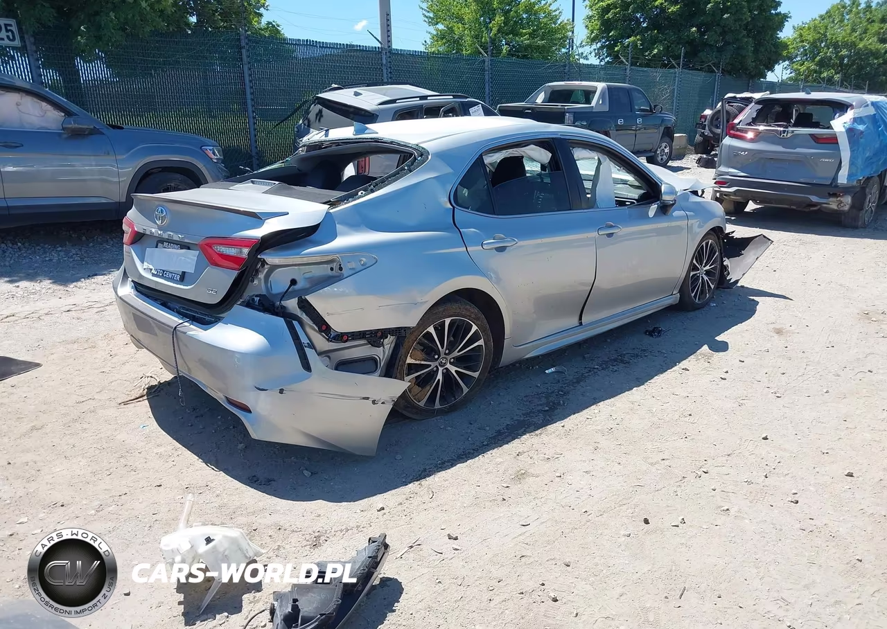 2018 Toyota Camry Se VIN:4T1B11HK3JU546024 - 4