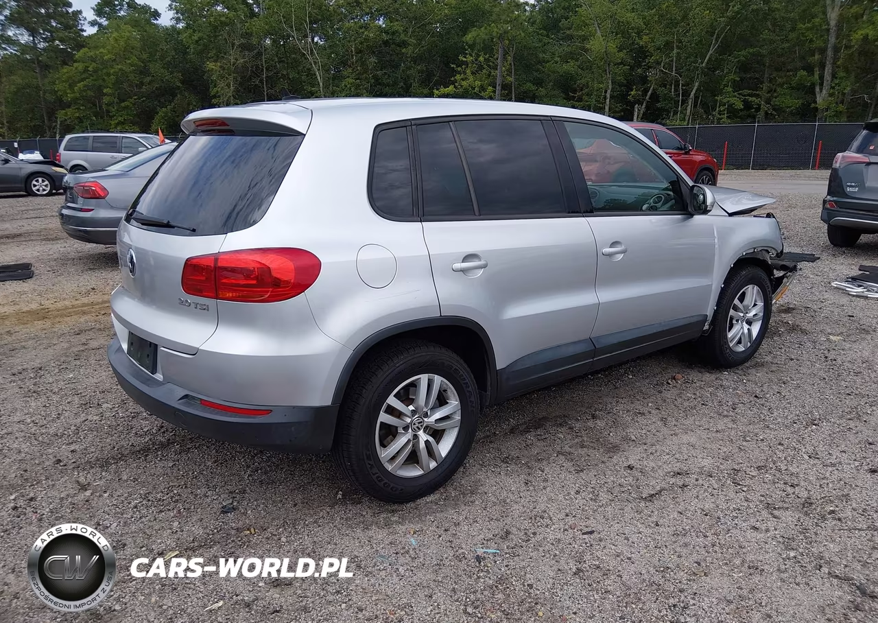 2013 Volkswagen Tiguan S VIN:WVGAV3AX2DW586587 - 4