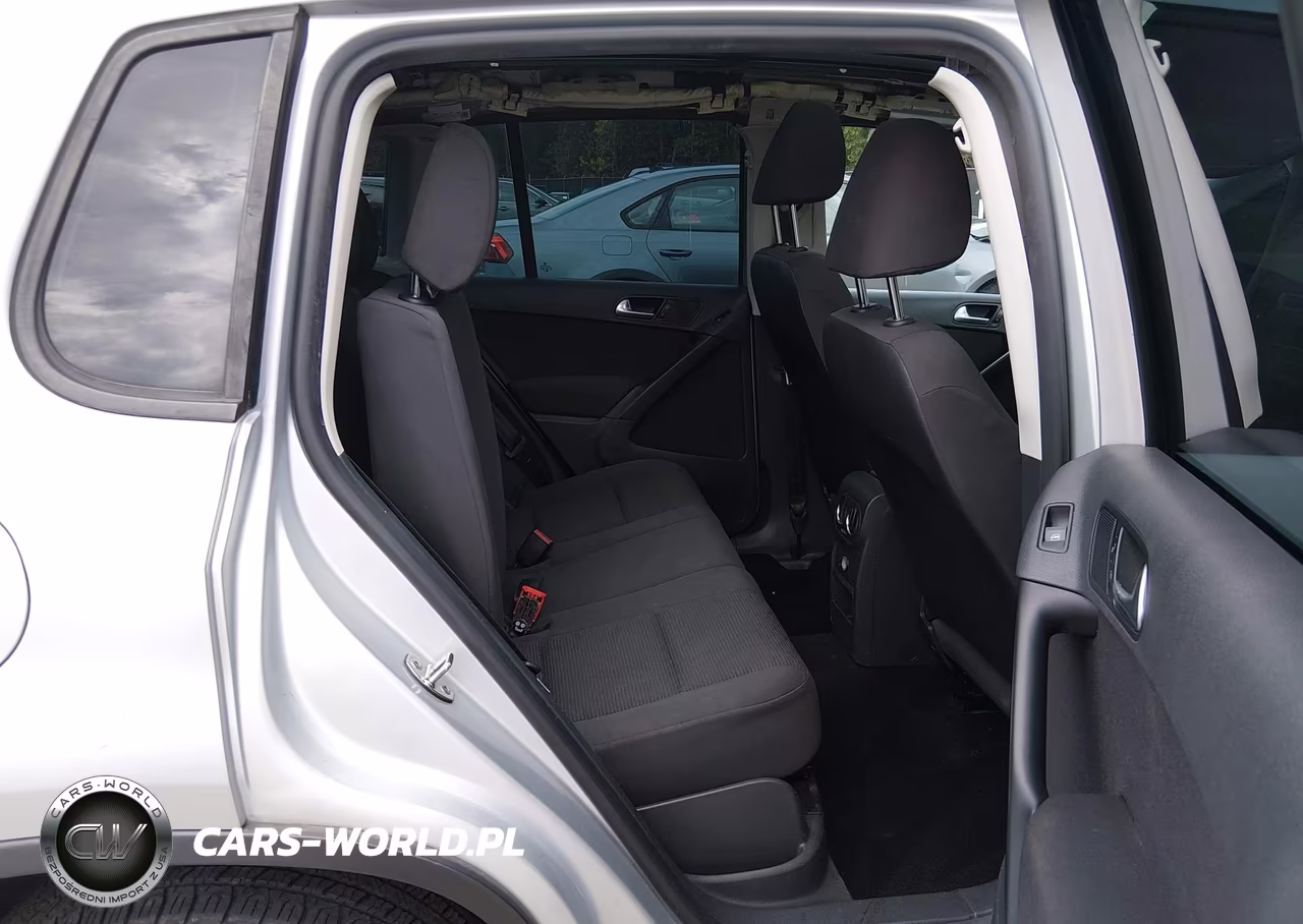 2013 Volkswagen Tiguan S VIN:WVGAV3AX2DW586587 - 8