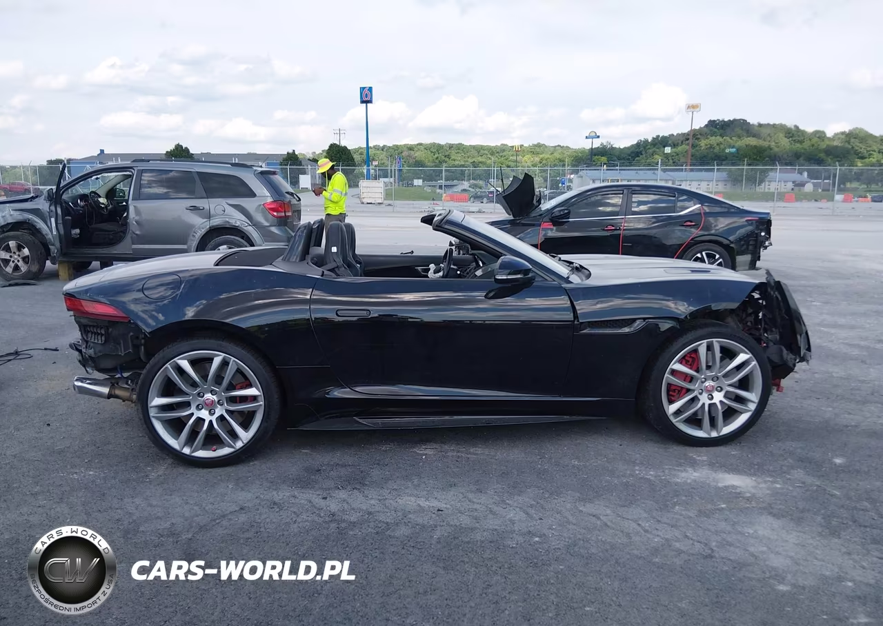 2016 Jaguar F-Type R VIN:SAJWJ6HL2GMK28742 - 14
