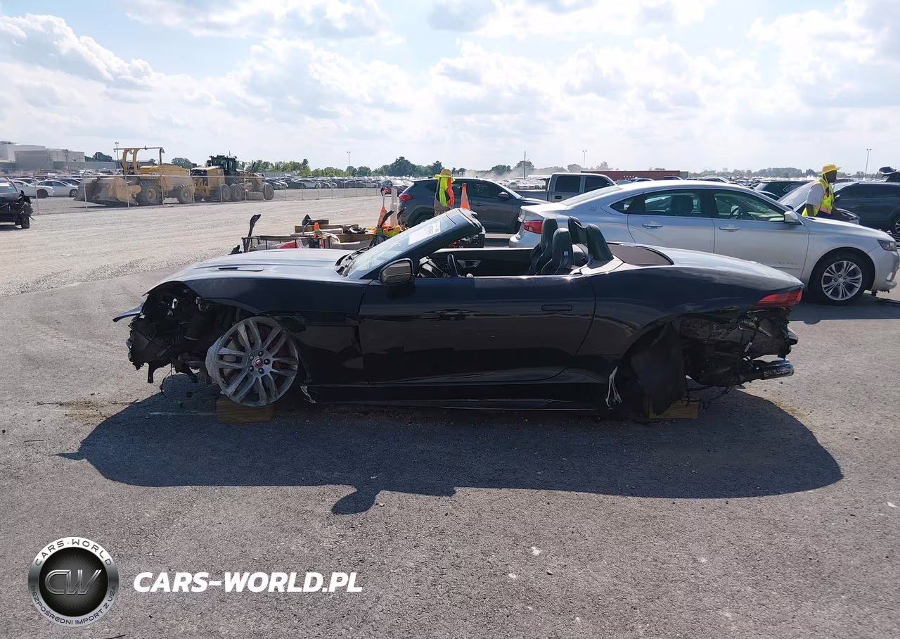 2016 Jaguar F-Type R VIN:SAJWJ6HL2GMK28742 - 15