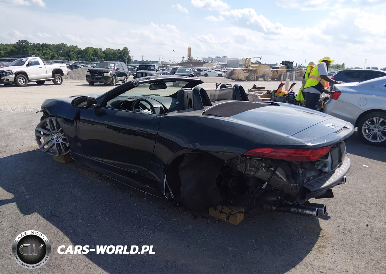 2016 Jaguar F-Type R VIN:SAJWJ6HL2GMK28742 - 3