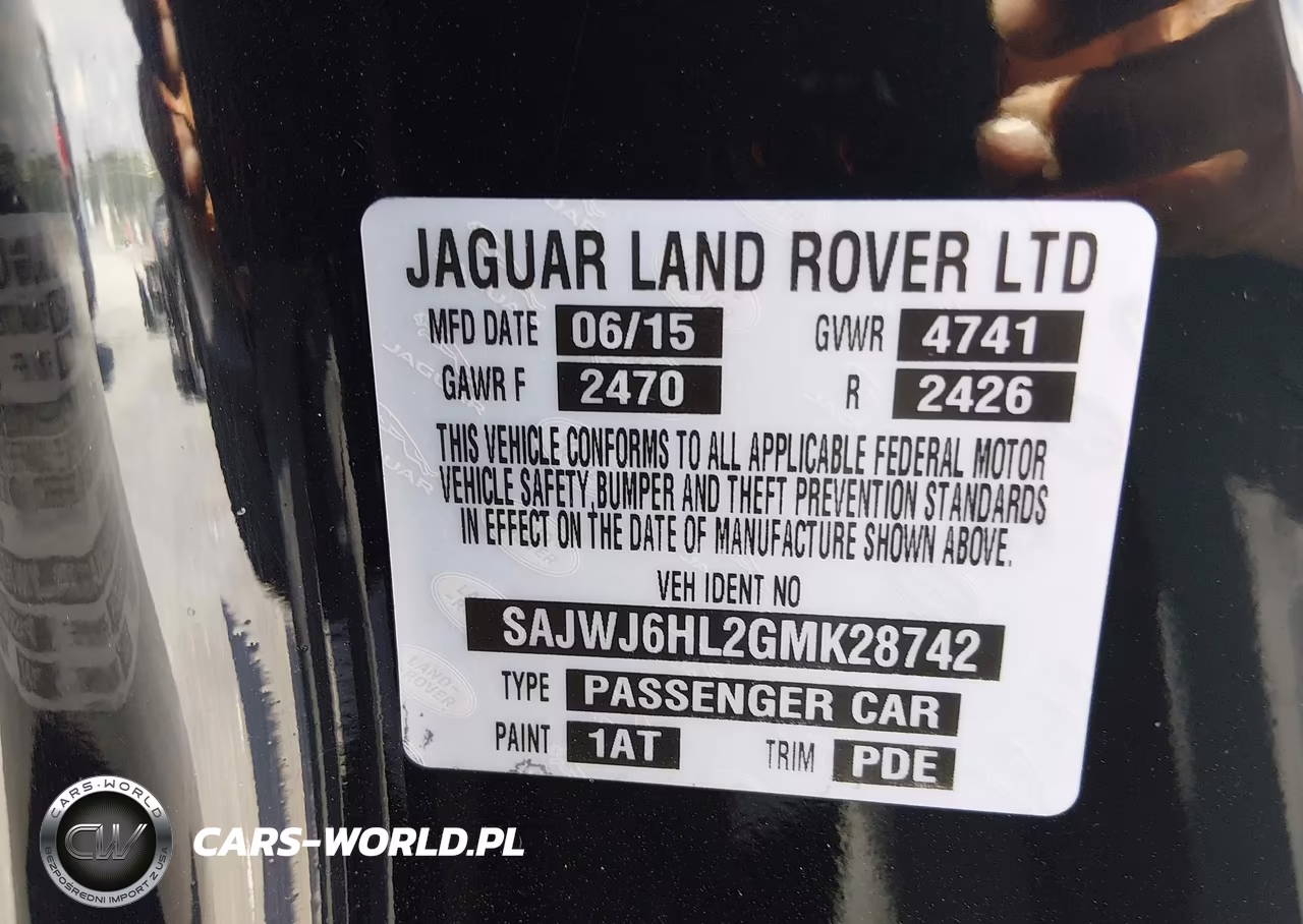 2016 Jaguar F-Type R VIN:SAJWJ6HL2GMK28742 - 9