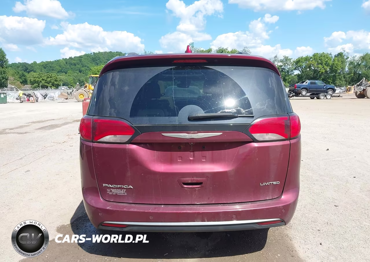 2017 Chrysler Pacifica Limited VIN:2C4RC1GG1HR533726 - 16