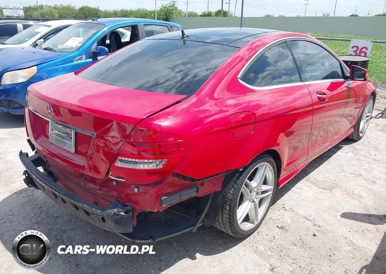 2013 Mercedes-Benz C 250 VIN:WDDGJ4HB2DF943136 - 4