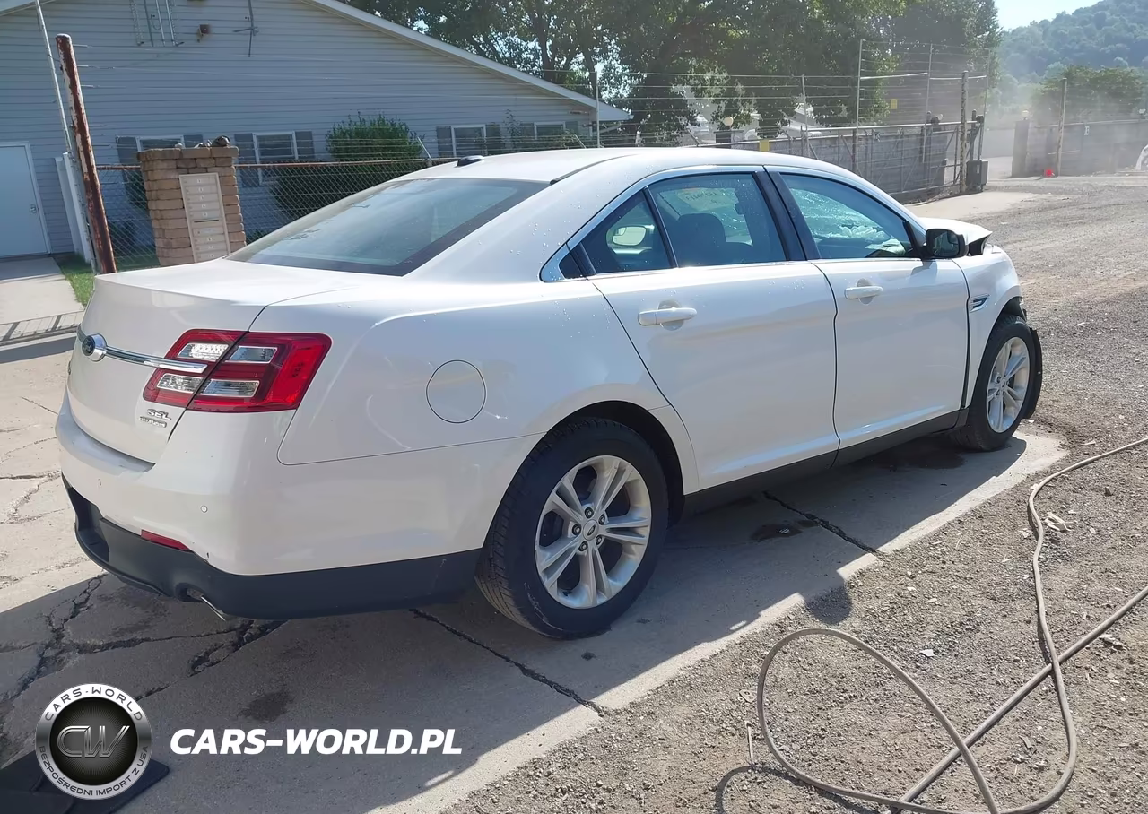 2015 Ford Taurus Sel VIN:1FAHP2E81FG183939 - 4