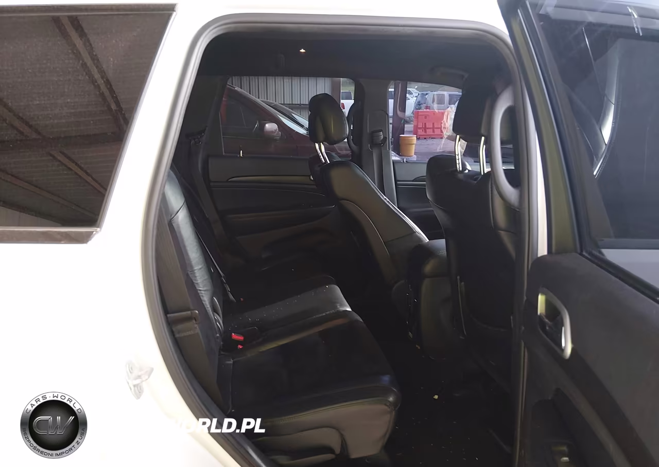 2018 Jeep Grand Cherokee Altitude 4X4 VIN:1C4RJFAG9JC152815 - 8