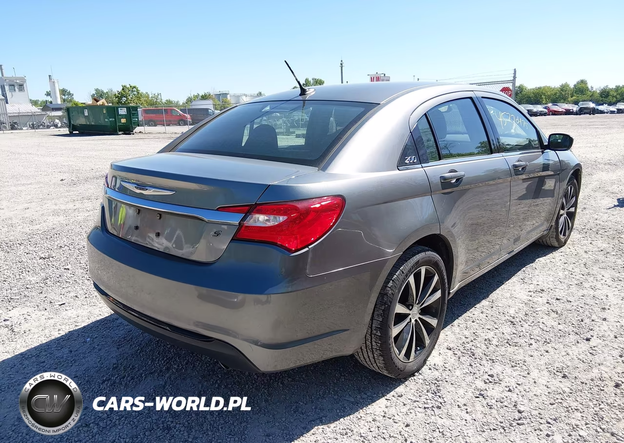 2011 Chrysler 200 S VIN:1C3BC8FG6BN613396 - 4