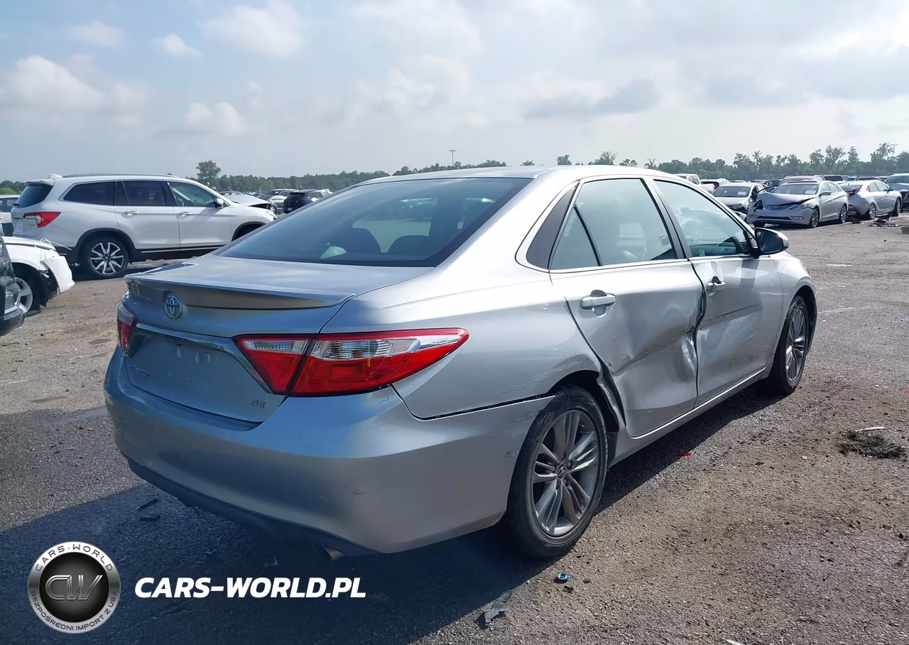 2015 Toyota Camry Se VIN:4T1BF1FK4FU936111 - 4