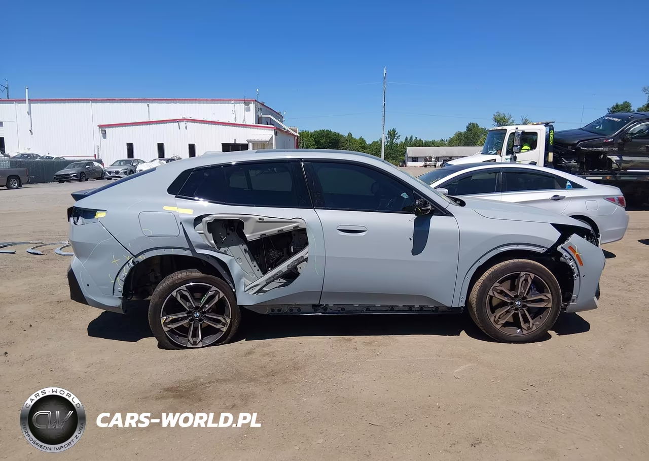 2025 BMW X2 xDrive28I VIN:WBX63GM02S5388152 - 14