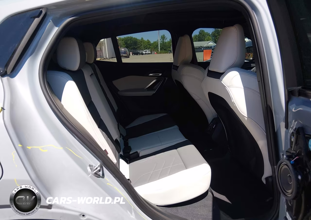 2025 BMW X2 xDrive28I VIN:WBX63GM02S5388152 - 8