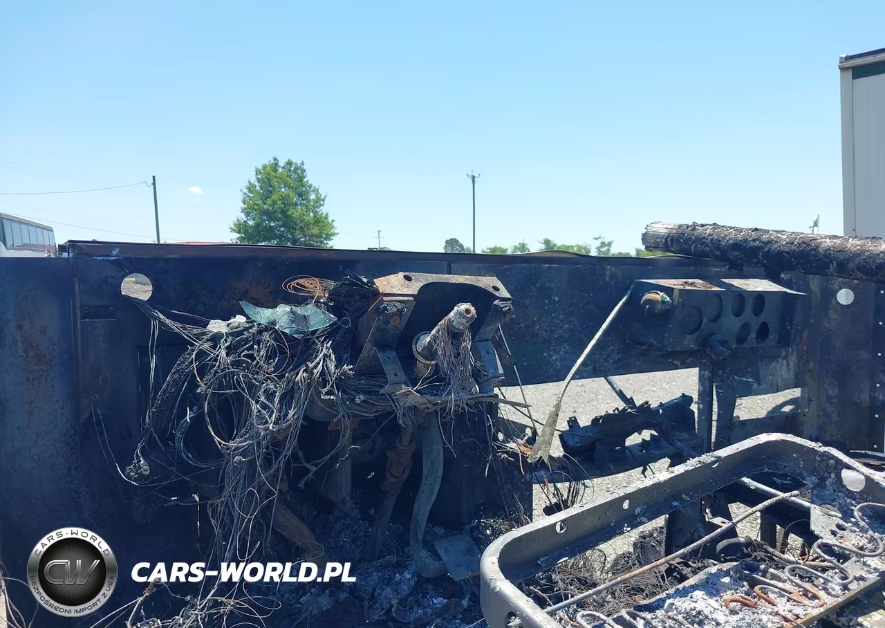 2006 Ford F550 Super Duty Stripped Chass VIN:1F6NF53Y960A03753 - 7