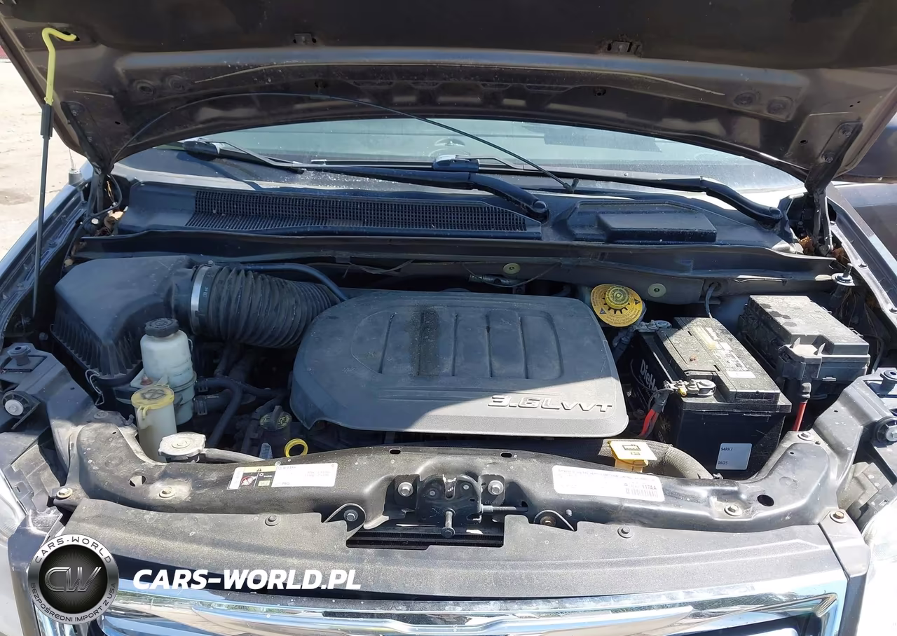 2015 Chrysler Town & Country Touring VIN:2C4RC1BG4FR525382 - 10