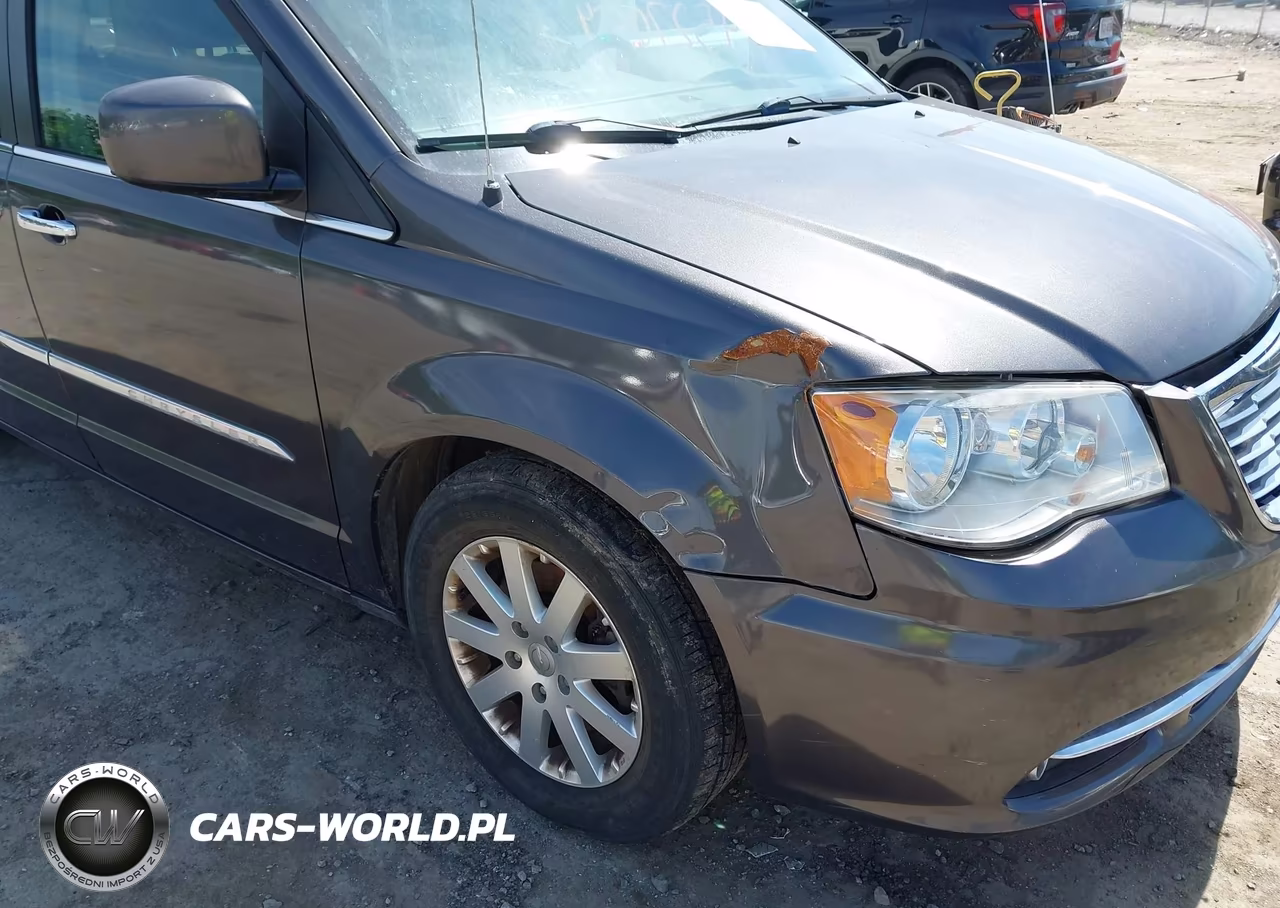 2015 Chrysler Town & Country Touring VIN:2C4RC1BG4FR525382 - 6