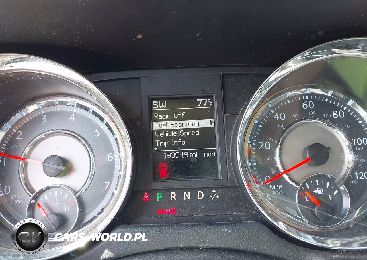 2015 Chrysler Town & Country Touring VIN:2C4RC1BG4FR525382 - 7