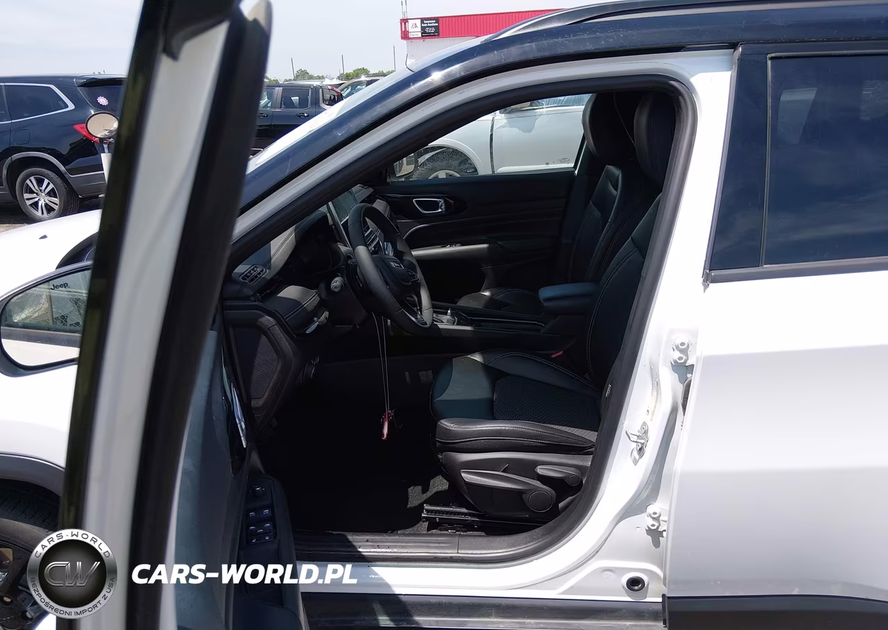 2024 Jeep Compass Latitude 4X4 VIN:3C4NJDBN8RT165975 - 13