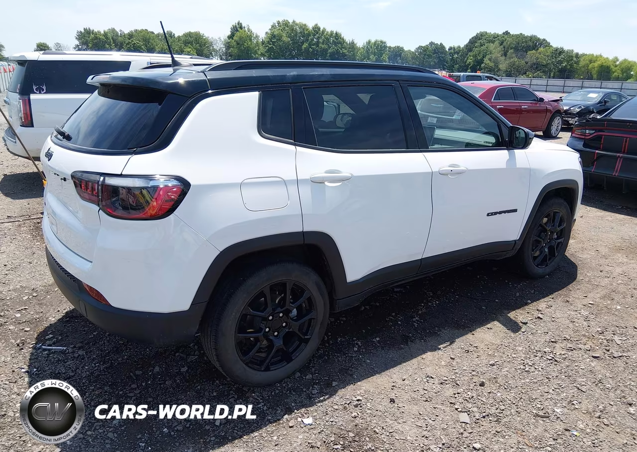 2024 Jeep Compass Latitude 4X4 VIN:3C4NJDBN8RT165975 - 4