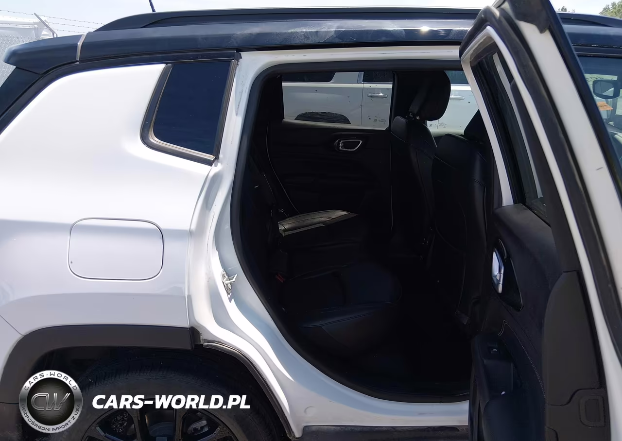 2024 Jeep Compass Latitude 4X4 VIN:3C4NJDBN8RT165975 - 8