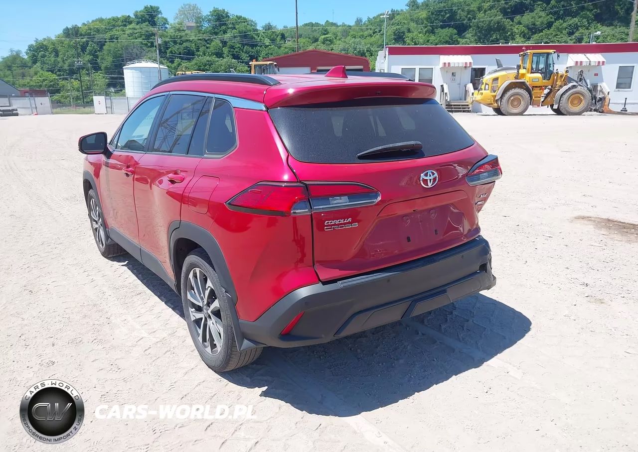 2023 Toyota Corolla Cross Xle VIN:7MUDAABG2PV072653 - 3