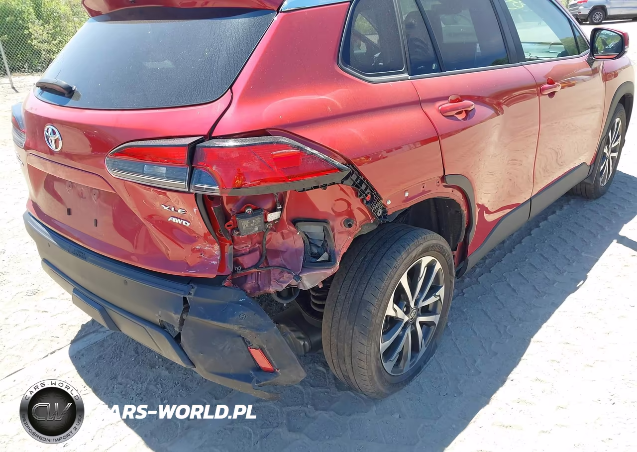 2023 Toyota Corolla Cross Xle VIN:7MUDAABG2PV072653 - 6