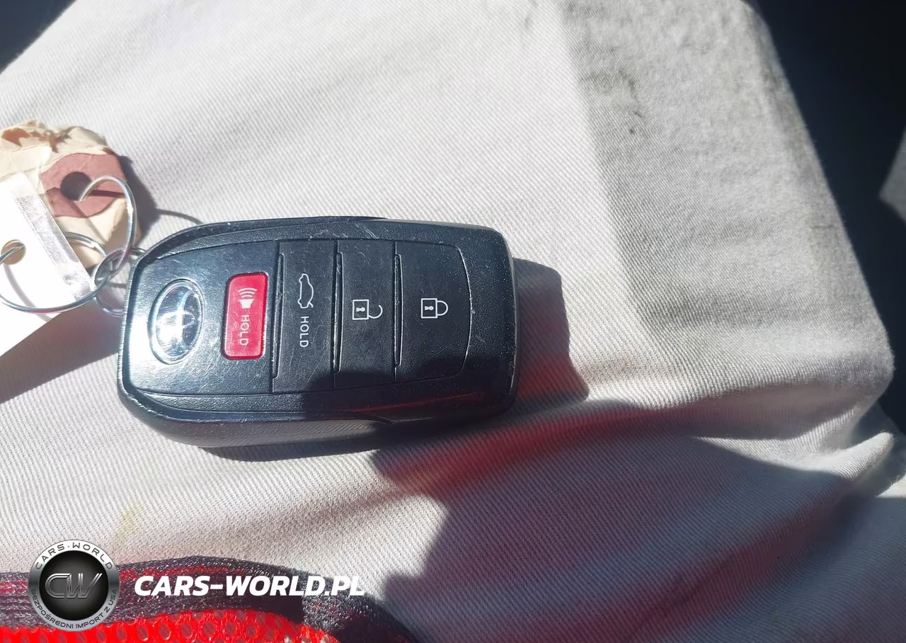 2024 Toyota Corolla Hybrid Le VIN:JTDBCMFE8RJ033877 - 11