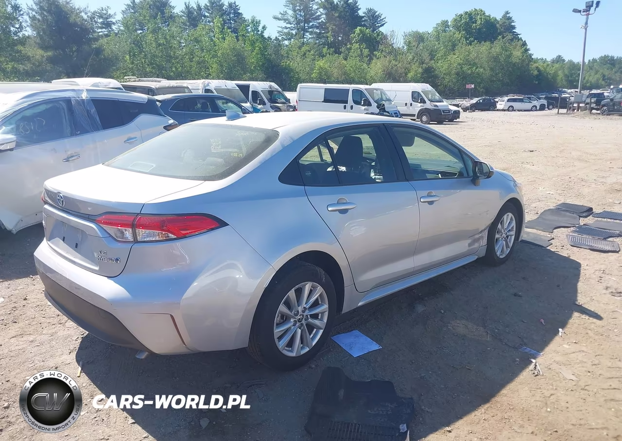 2024 Toyota Corolla Hybrid Le VIN:JTDBCMFE8RJ033877 - 4