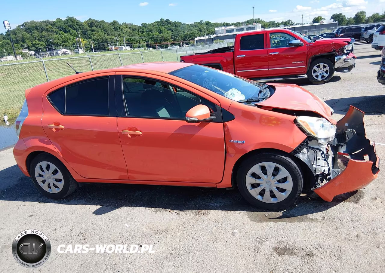 2013 Toyota Prius C Three VIN:JTDKDTB37D1051856 - 13